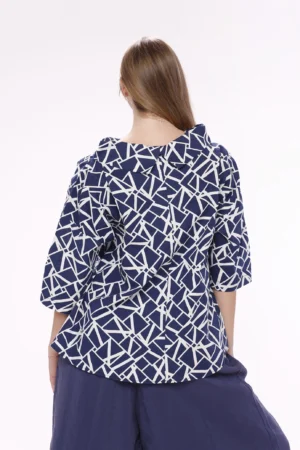 BLUSA fantasia geometrica con scollo a barca risvoltato e manica a tre quarti