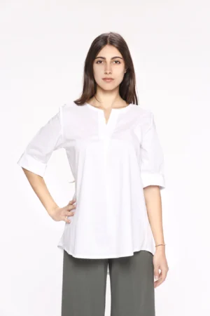 BLUSA fresca primavera con scollo a giro aperto a V e manica a tre quarti