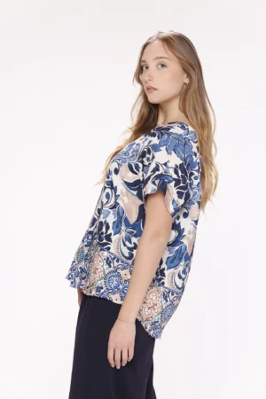 BLUSA fresca con scollo a V e piega verticale sul davanti