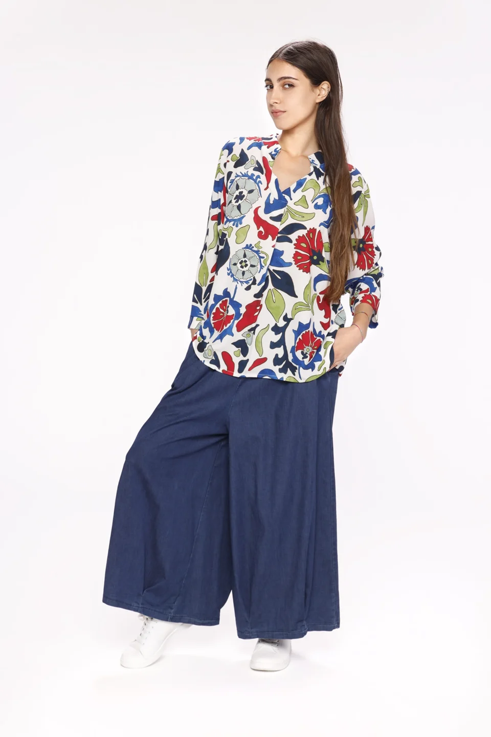 BLUSA a fantasia di foglie e fiorI con colletto alla coreana aperto sul davanti e manica a tre quarti ONEWORLD HYBRID