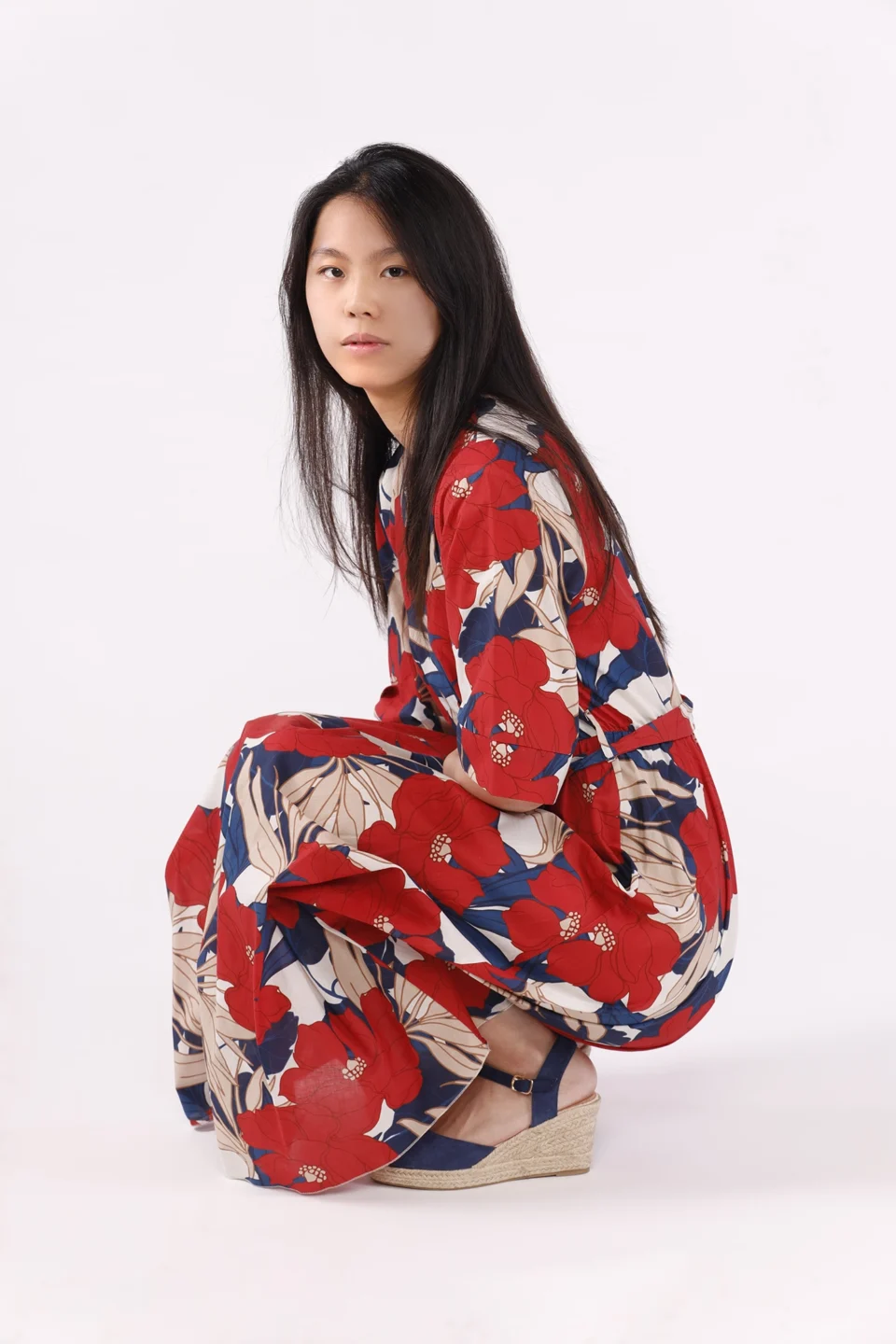 ABITO fantasia di fiori rossi con scollo a V e manica a kimono ONEWORLD HYBRID