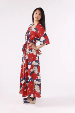 ABITO fantasia di fiori rossi con scollo a V e manica a kimono