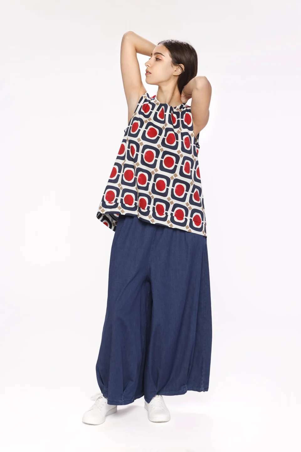 BLUSA smanicata a fantasia geometrica con orlo alto ONEWORLD HYBRID