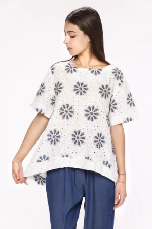 BLUSA blusa elegante trapuntata e ricamata a fiori con scollo a barchetta