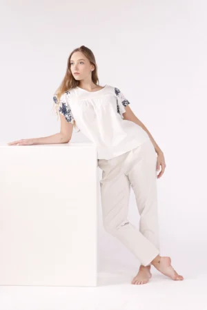 BLUSA a manica corta con traforatura sul petto e scollo a giro ONEWORLD HYBRID