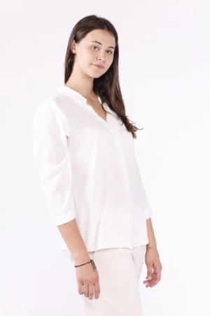 BLUSA a manica lunga con colletto alla coreana aperto a V e cuciture esterne agli orli