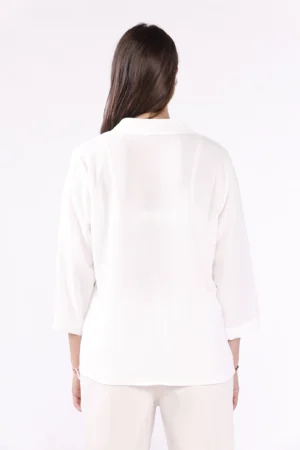 BLUSA a manica lunga con colletto alla coreana aperto a V e cuciture esterne agli orli