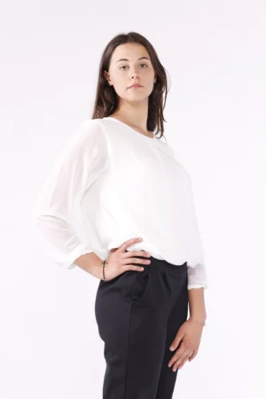BLUSA girocollo con graziosa piega sul davanti e maniche a sbuffo
