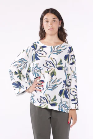 BLUSA sere di fine estate a fantasia floereale e manica a tre quarti