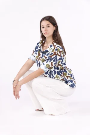 BLUSA Comfort con scollo a barca risvoltato e manica a tre quarti
