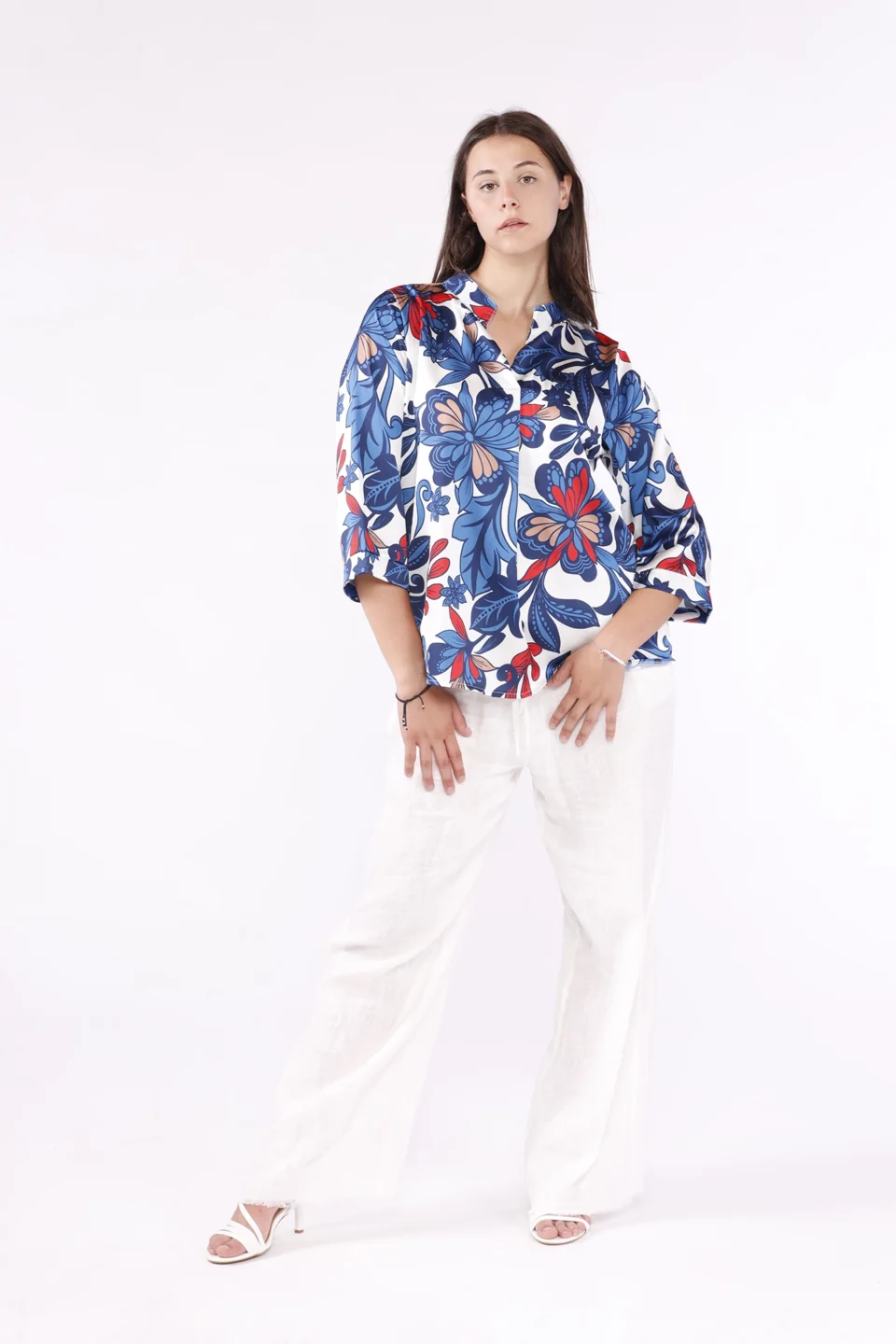 BLUSA fantasia floreale con colletto alla coreana aperto a V e manica  atre quarti ONEWORLD HYBRID