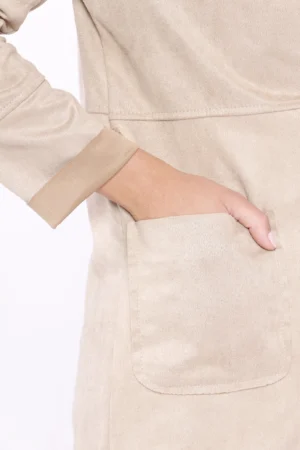 CAPPOTTO lungo, monopetto con collo reverse e comode tasche orizzontali