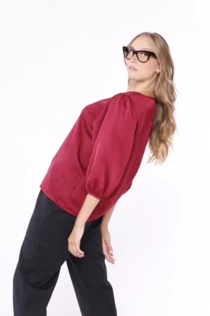 BLUSA ampia elegante e monocolore con scollo a giro