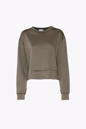MAGLIA con scollo a barchetta di tendenza cuciture alte ai bordi e graziosa V in rilievo sul davanti