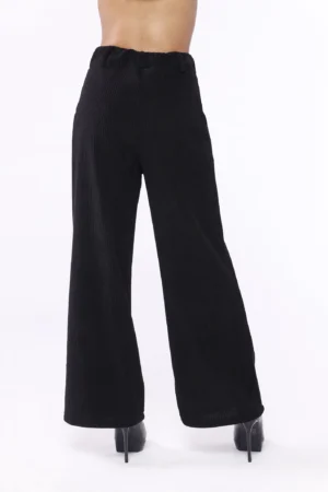 PANTALONE comodo a costine con gamba a palazzo passanti alla cintura e chiusura a elastico