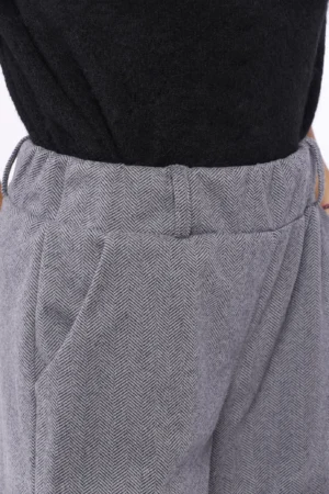 PANTALONE Spigato a gamba larga e elastico in vita