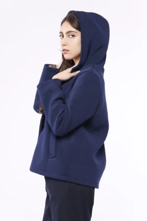 CAPPOTTO softshell corto con cappuccio e tasche diagonali