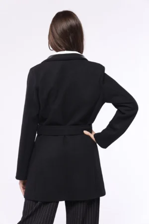 GIACCA Trench con nastro largo alla cintura e collo reverse