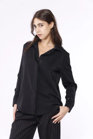CAMICIA monocolore a manica lunga con bottoncini interni e collettto alla francese