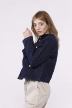 GIACCA denim corta con chiusura a bottoni e taschine finte di tendenza sul davanti