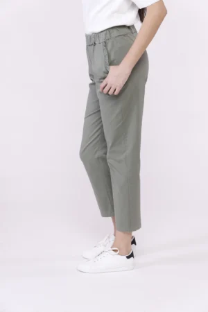 PANTALONE classico con eleganti taschine arricciate e comodo elastico di chiusura