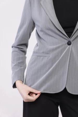 GIACCA business woman a righe monopetto con taschine decorative e con collo reverse