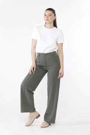 PANTALONE a palazzo con bottoncino di chiusura ed eleganti passanti alla cintura