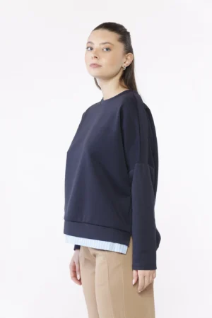 MAGLIA casual con inserto di camicia al fondo e scollo a giro ampio