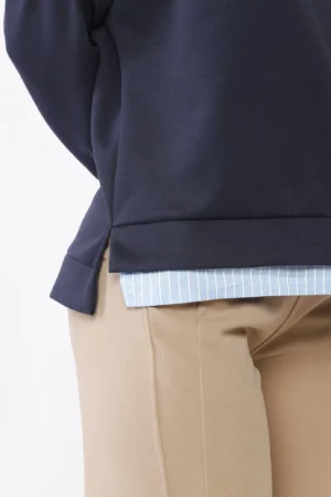 MAGLIA casual con inserto di camicia al fondo e scollo a giro ampio