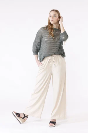 PANTALONE wide leg con comode tasche laterali e laccetto di chiusura