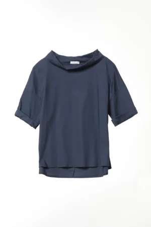 BLUSA monocolore con scollo a barca risvoltato e manica ampia