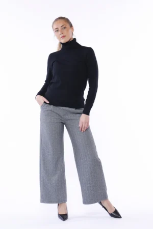 MAGLIA lunga a collo alto con orli a costine