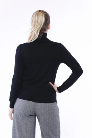 MAGLIA lunga a collo alto con orli a costine