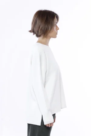 MAGLIA everyday con scollo a barchetta e spacchetti laterali