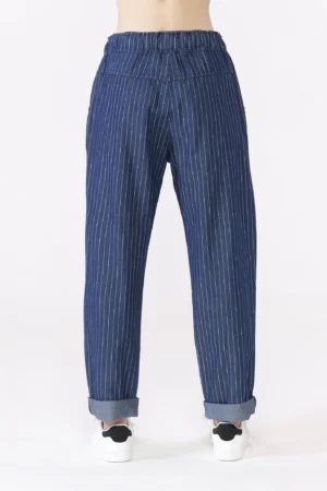 PANTALONE comodo a righe con risvolti alle caviglie e laccetto di chiusura in vita