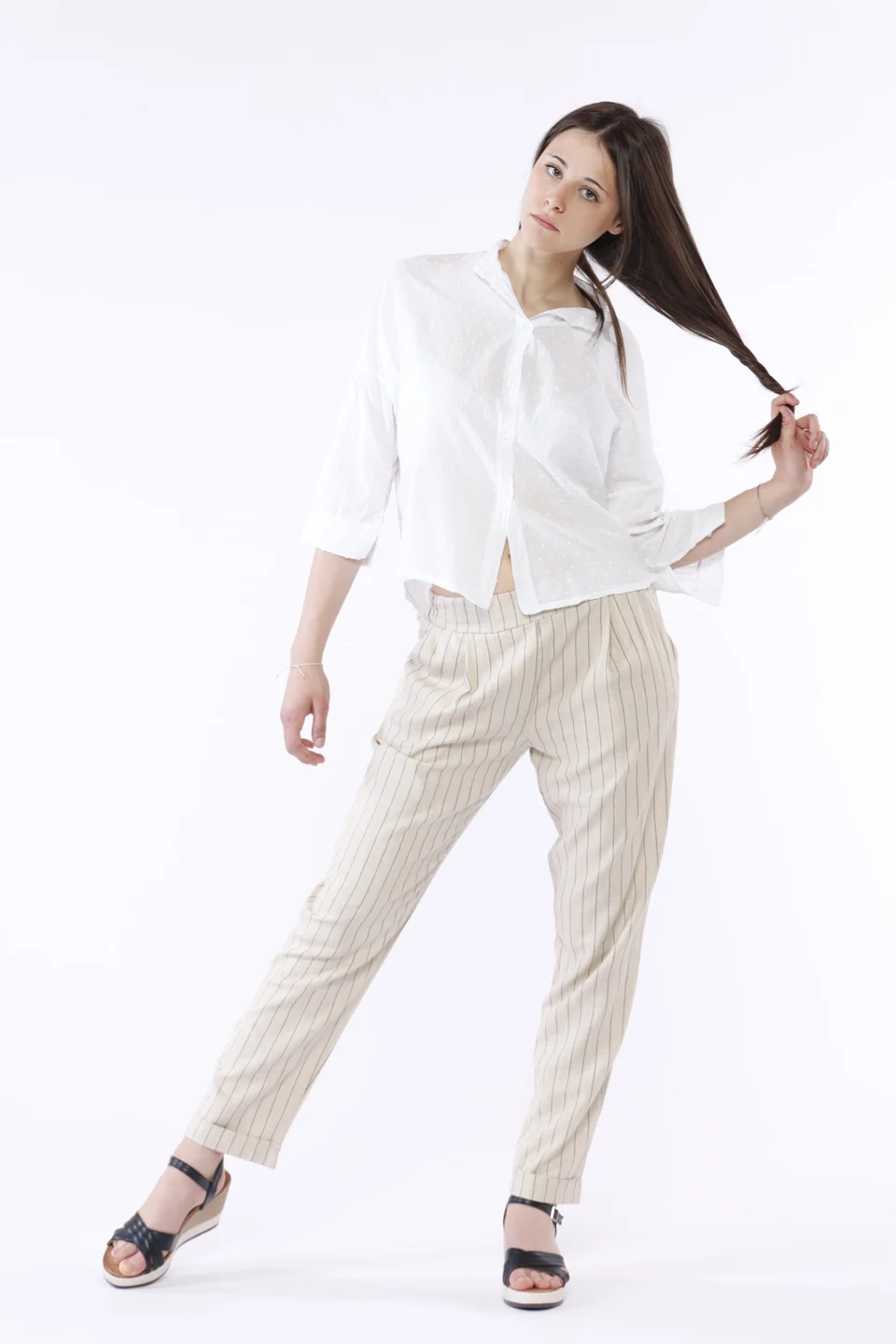 CAMICIA fresco cotone con graziosi ricami e colletto alla coreana ONEWORLD HYBRID