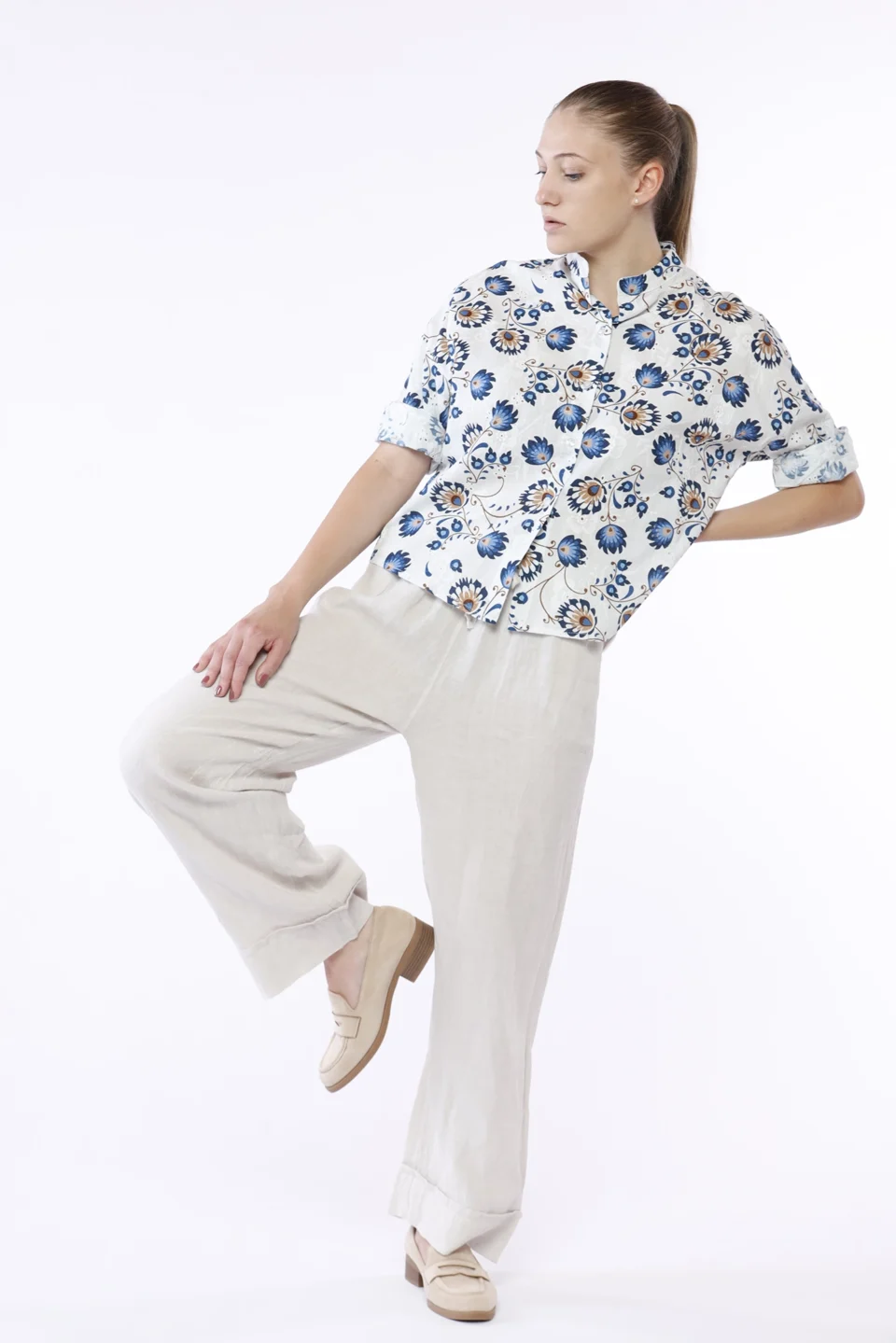 CAMICIA sangallo con collo alla coreana e Fantasia floreale ONEWORLD HYBRID