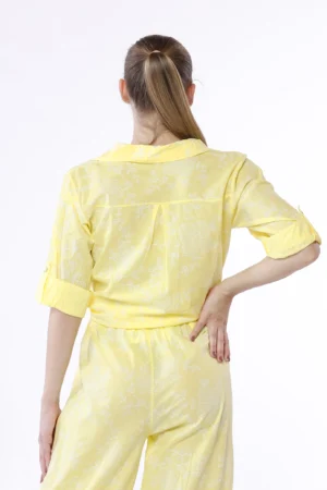 CAMICIA ricamata con pattina ferma manica e nodo in vita