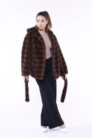 CAPPOTTO con pelliccia chiusura a bottoni e cintura