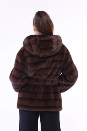 CAPPOTTO con pelliccia chiusura a bottoni e cintura