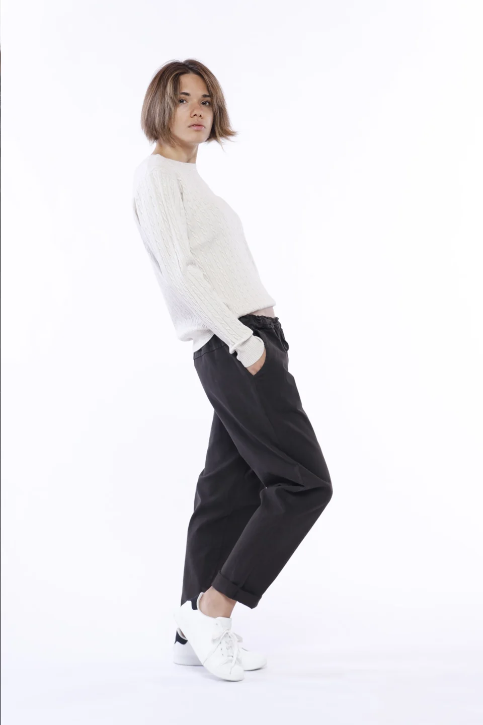 PANTALONE casual con risvolto sangallo alle caviglie e comodo laccetto di chiusura in vita ONEWORLD HYBRID