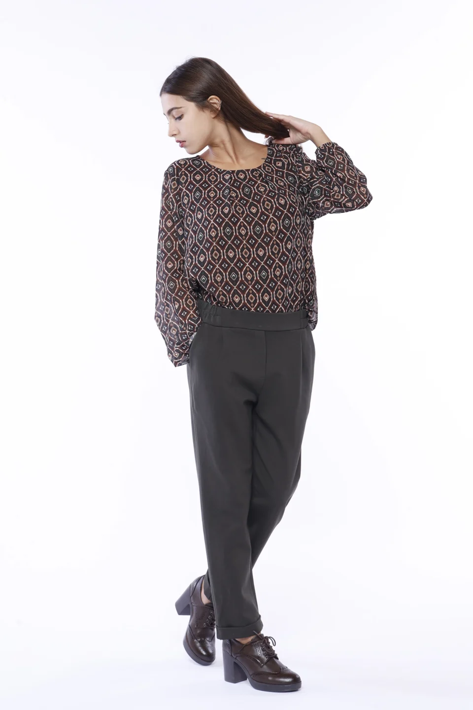 PANTALONE comodo con risvolti alle caviglie di tendenza ed elastico di chiusura in vita ONEWORLD HYBRID