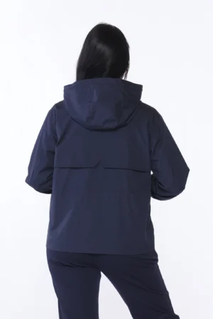 GIACCA tipo parka con tasconi sul davanti e doppia chiusura con cerniera e bottoni