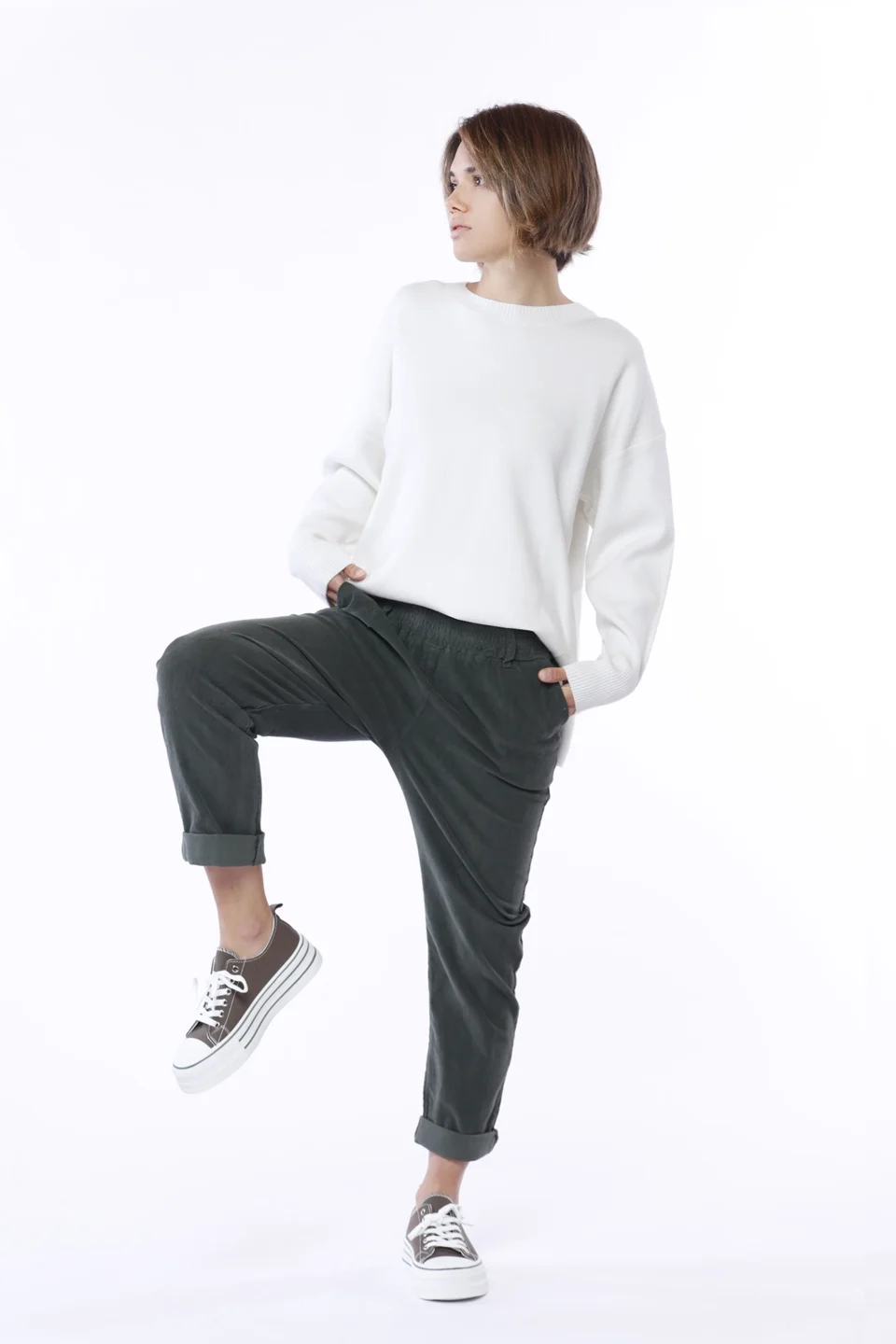 PANTALONE in velluto di cotone con risvolti alle caviglie di tendenza ed elastico di chiusura in vita ONEWORLD HYBRID