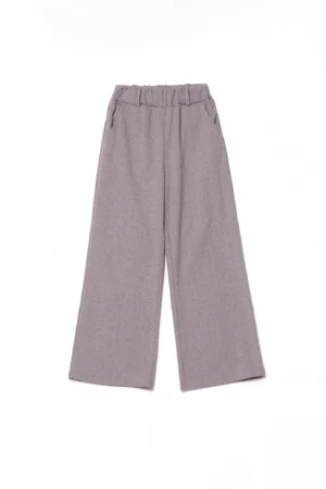 PANTALONE comodo con graziose pence sul davanti con elastico arricciato in vita e passanti alla cintura