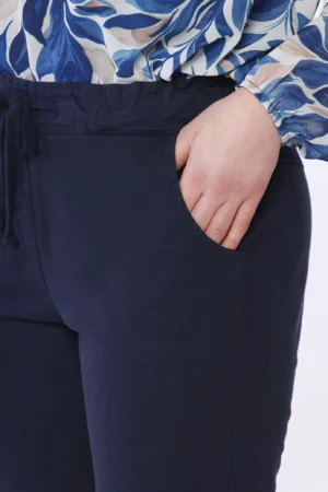 PANTALONE comodo in cotone con risvolti alle caviglie fodera interna a fiorellini e laccetto di chiusura