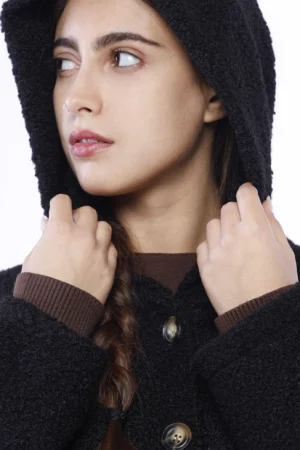 CAPPOTTO Teddy con chiusura a bottoni e tasche applicate