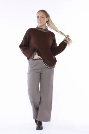 PANTALONE classico rigato con passanti alla cintura