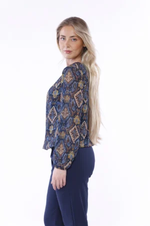 BLUSA a stampa Ikat con orli a sbuffo e graziose pence sul davanti