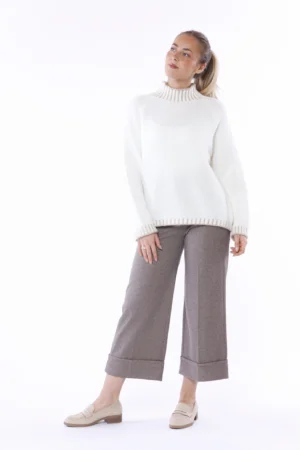 PANTALONE a palazzo con orlo alto alle caviglie chiusura a bottoni e passanti alla cintura